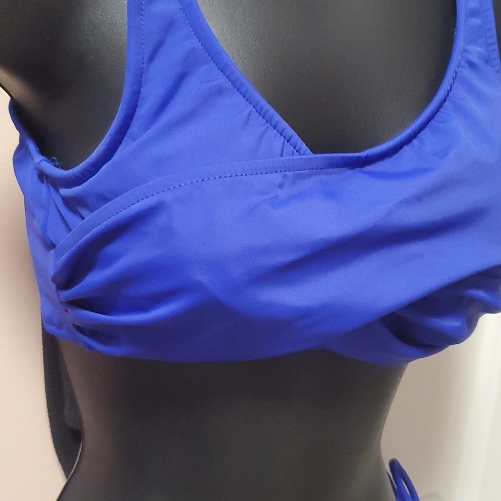 VENUS Ruched Criss Cross Bikini - Picture 4 of 16
